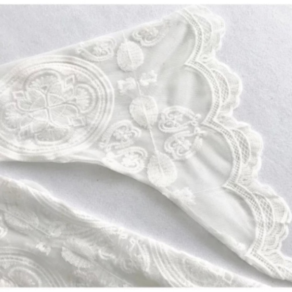 SOLD OUT White Bohemian Scalloped Embriodered Duster Kimono - Picture 8 of 8